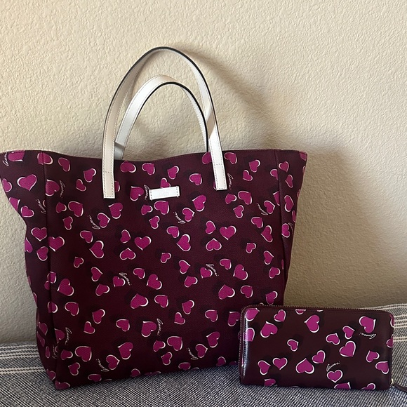 GUCCI Heart Patterned Tote and Wallet Set authentic mint - Picture 1 of 1